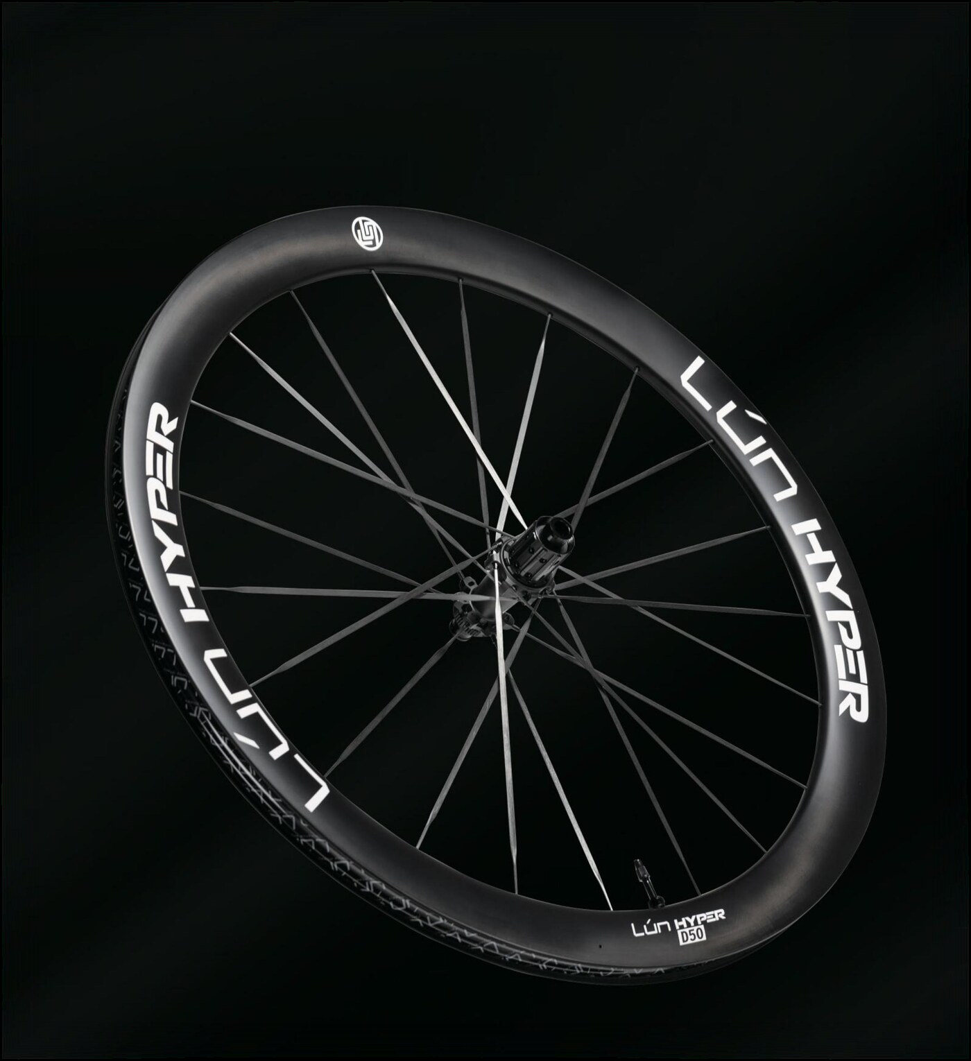 Roda Lún Hyper em fundo preto